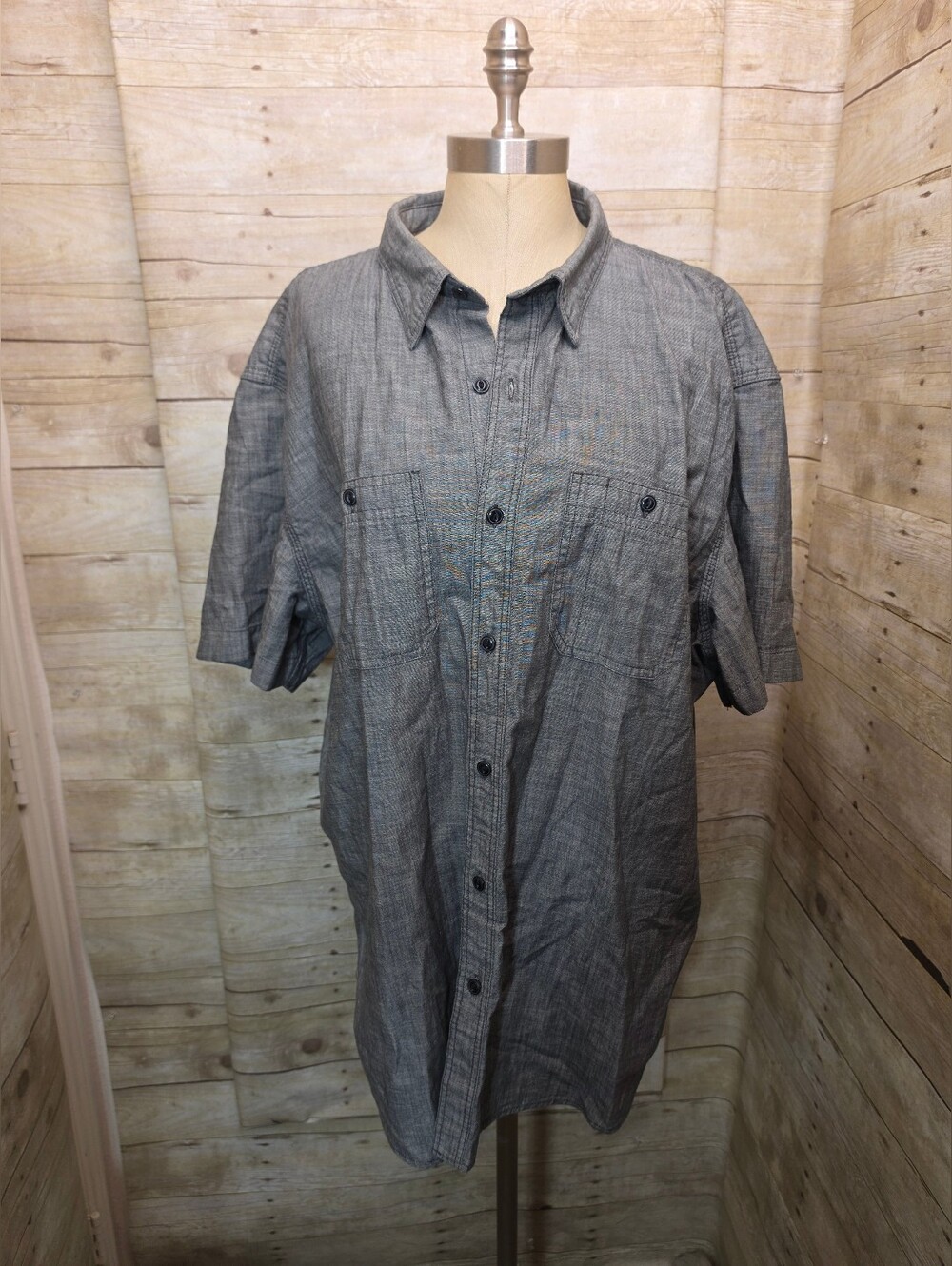 Old Navy Men's Short-Sleeve Button-Down Shirt in Heather Gray